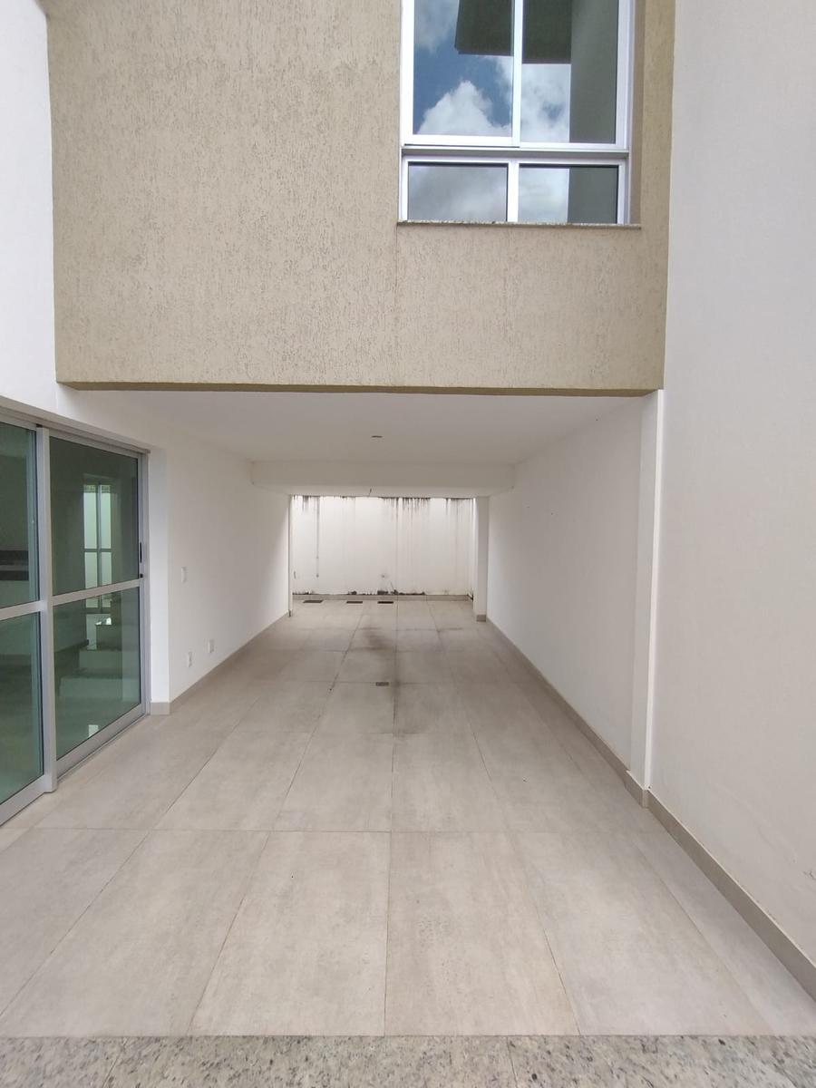 Casa, Centro, 3 Quartos, 2 Vagas, 1 Suíte