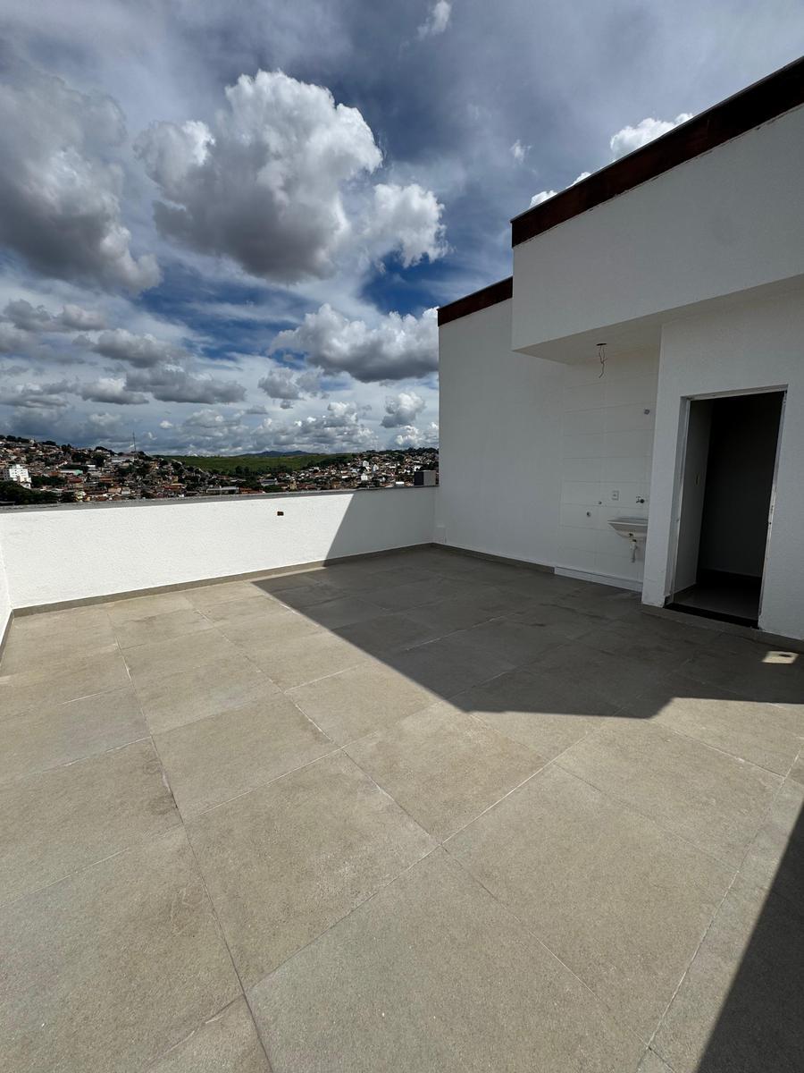 Cobertura, Coqueiros, 2 Quartos, 1 Vaga, 1 Suíte