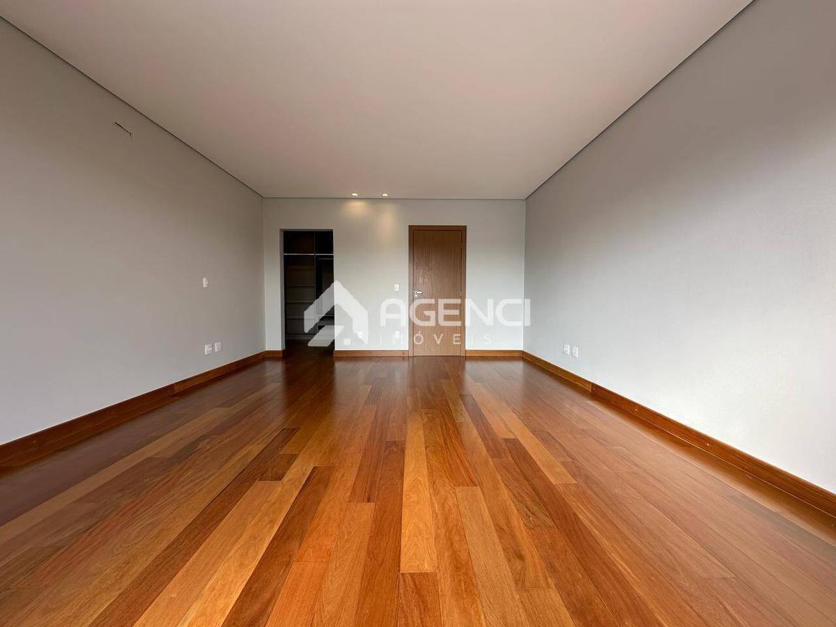 Casa em Condomínio, Alphaville - Lagoa dos Ingleses, 4 Quartos, 0 Vaga, 4 Suítes