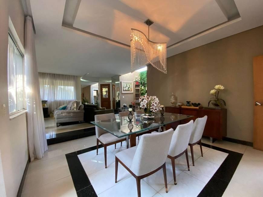 Casa, Trevo, 4 Quartos, 5 Vagas, 2 Suítes