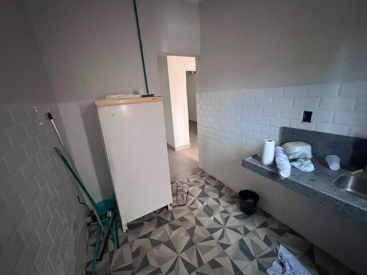 Casa, Cinquentenário, 0 Quarto, 0 Vaga