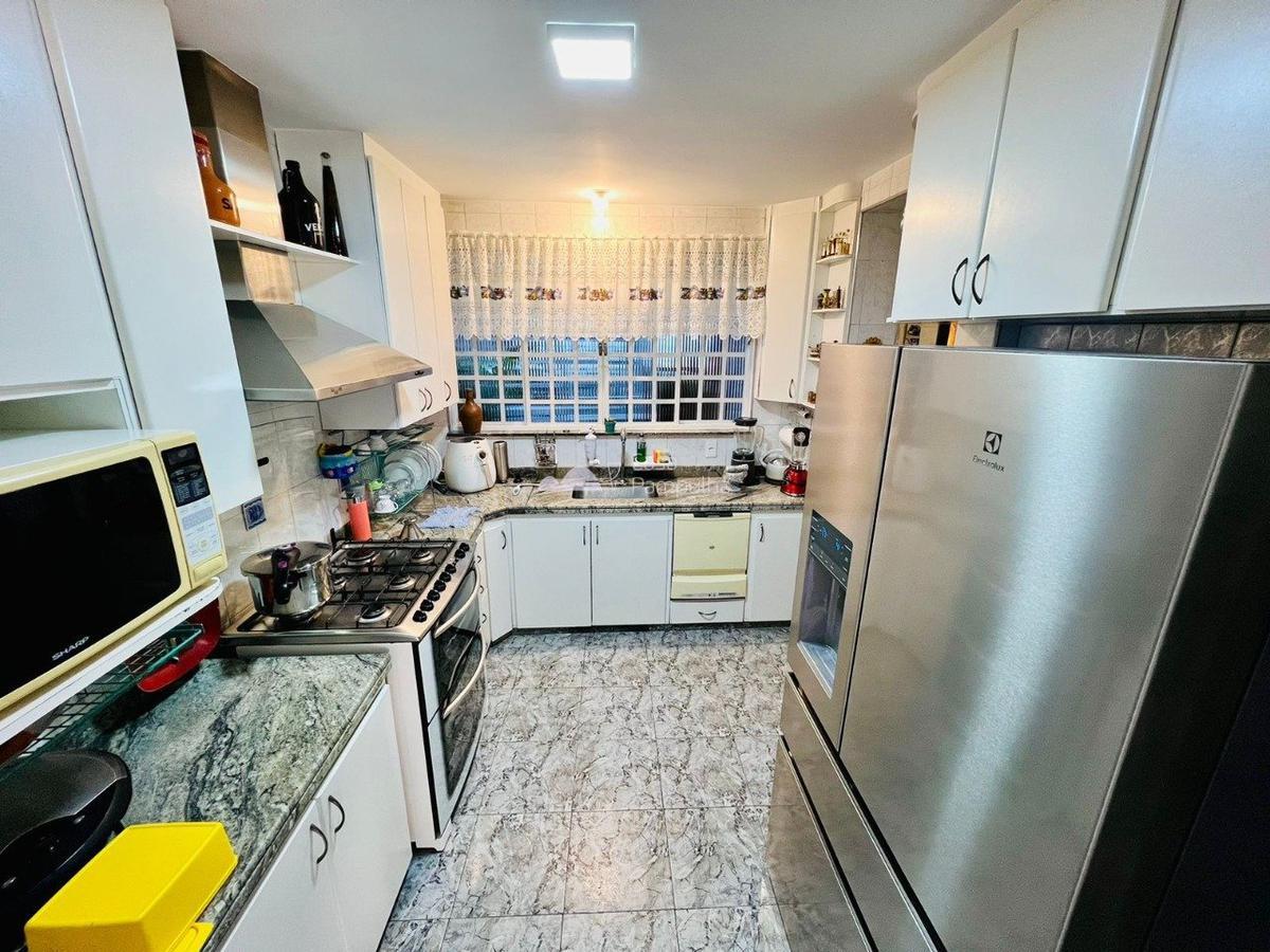 Casa, Itapoã, 4 Quartos, 3 Vagas, 1 Suíte