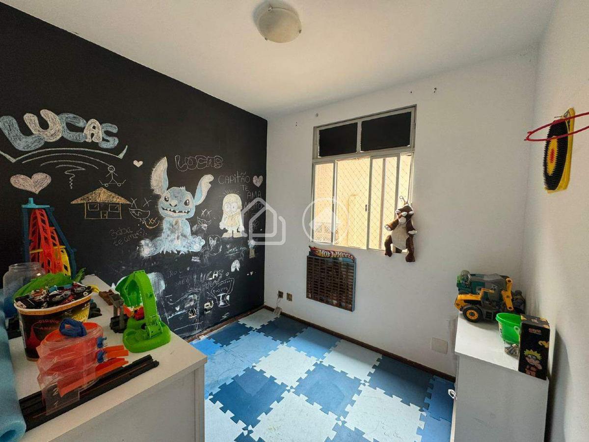 Apartamento, Estoril, 4 Quartos, 2 Vagas, 1 Suíte