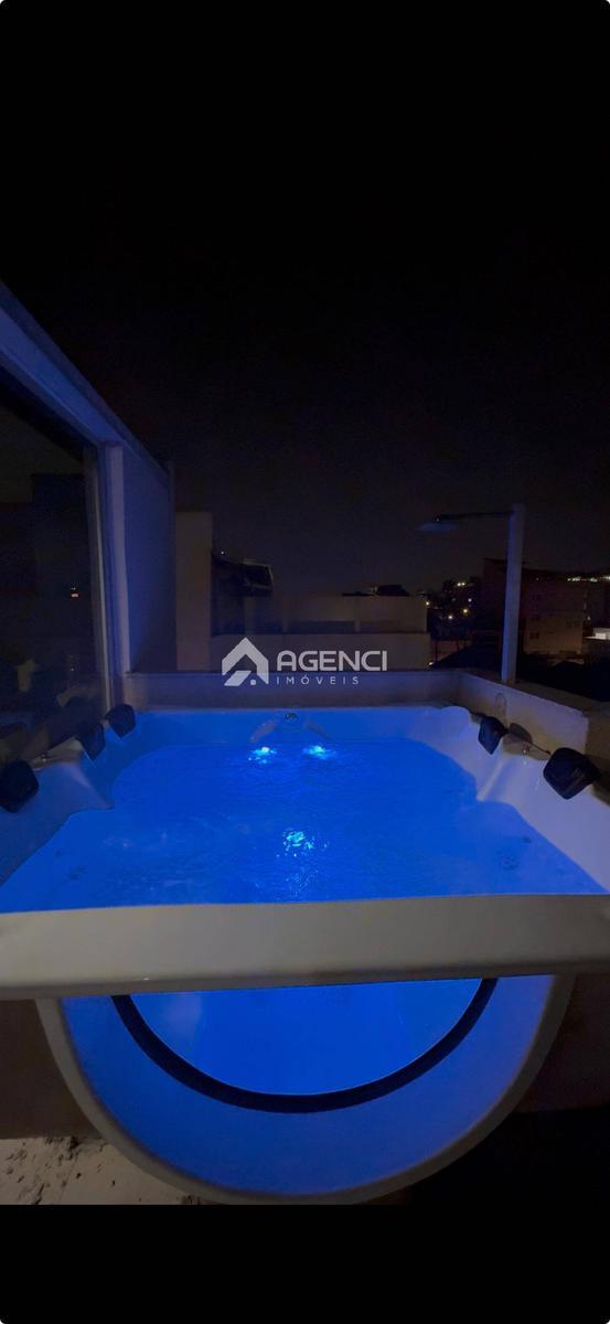 Cobertura, Arvoredo, 3 Quartos, 0 Vaga, 0 Suíte