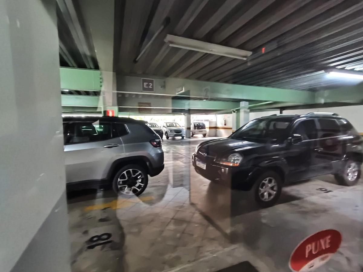 Sala, Barro Preto, 0 Quarto, 2 Vagas