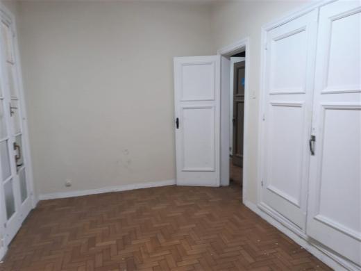 Casa Comercial, Prado, 1 Quarto, 3 Vagas