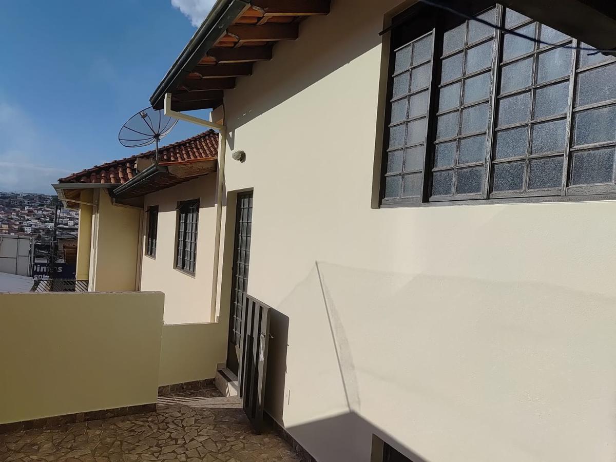 Quitinete, Centro, 1 Quarto, 0 Vaga