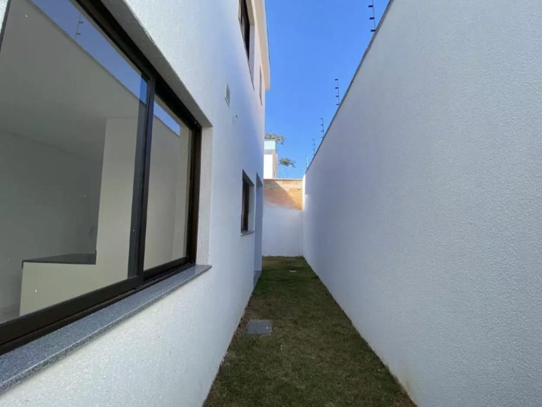 Casa, Trevo, 3 Quartos, 2 Vagas, 1 Suíte