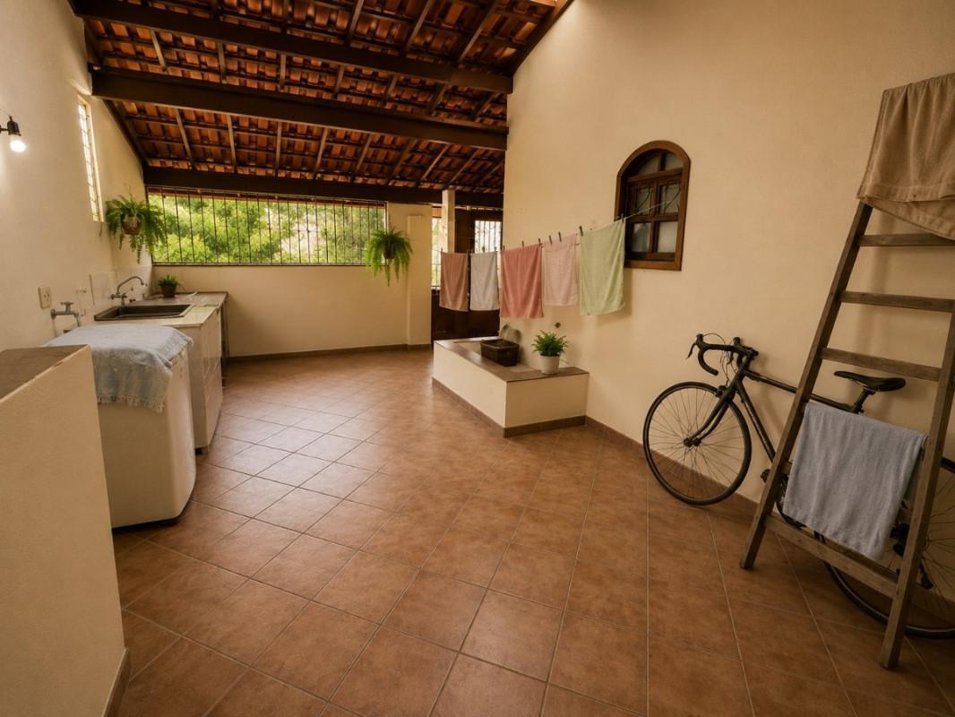 Casa, Alípio de Melo, 6 Quartos, 4 Vagas, 2 Suítes