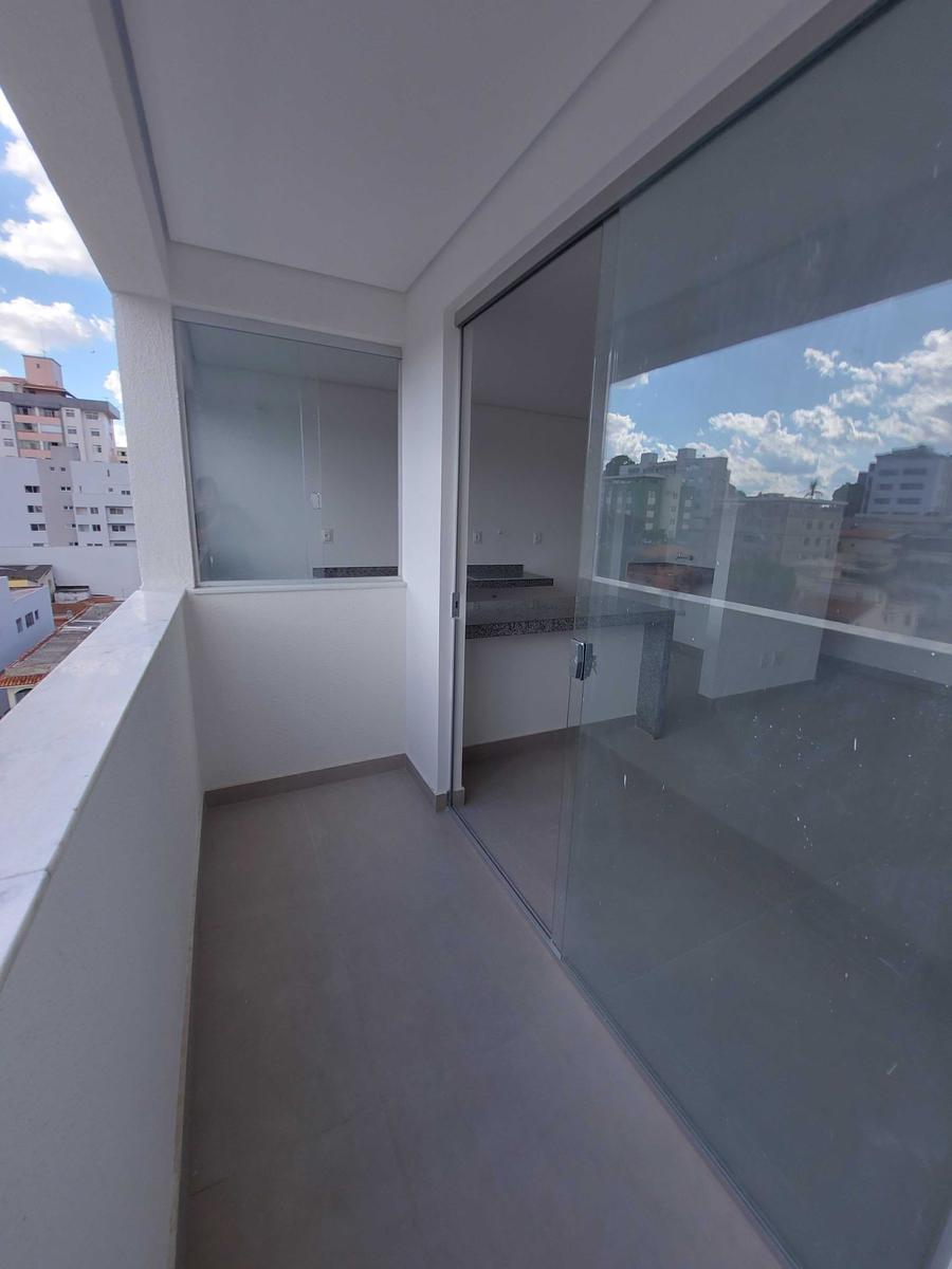 Cobertura, Sagrada Família, 2 Quartos, 3 Vagas, 1 Suíte
