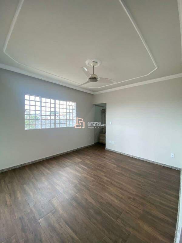 Casa, Barreiro, 3 Quartos, 4 Vagas, 1 Suíte