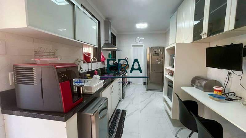 Casa, Vila Paris, 6 Quartos, 7 Vagas, 2 Suítes