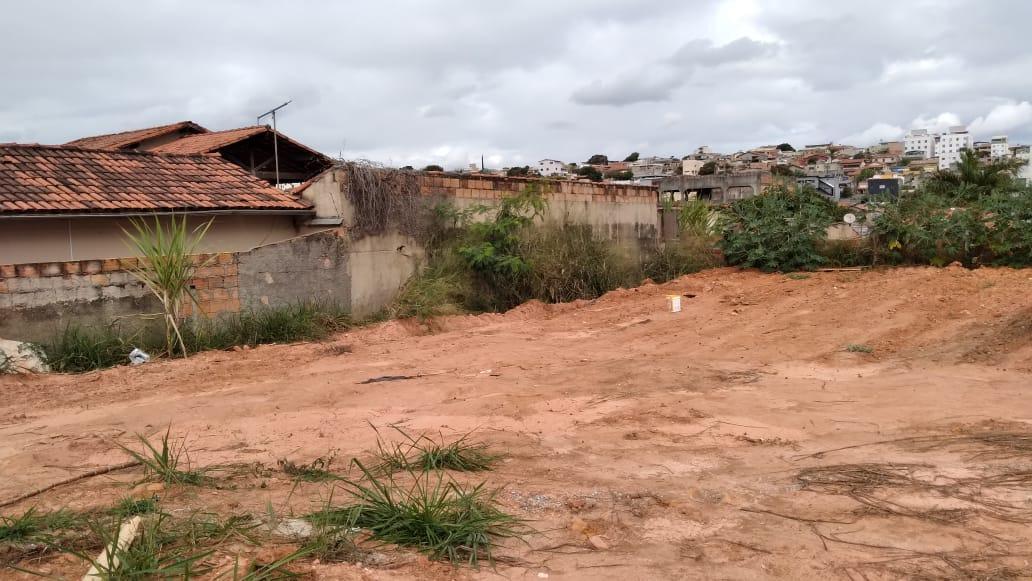 Lote, Vale das Amendoeiras, 0 Quarto, 0 Vaga