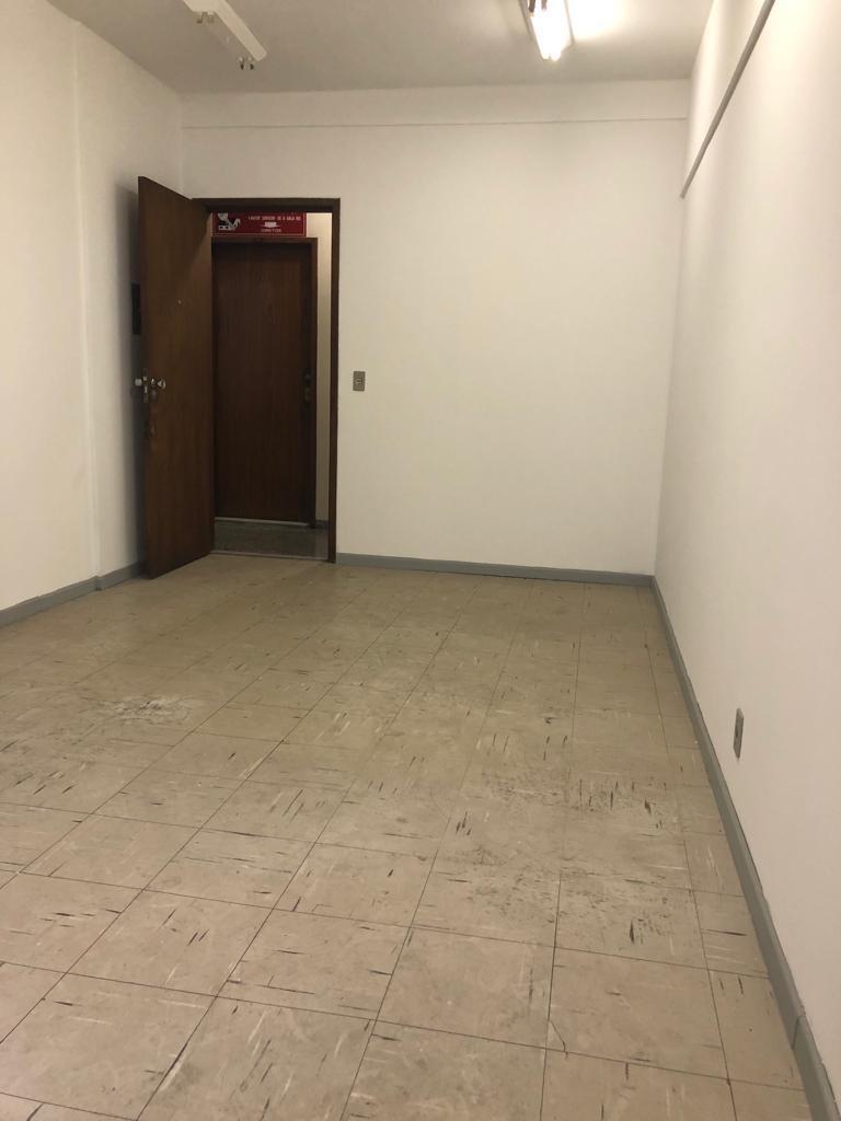 Sala, Funcionários