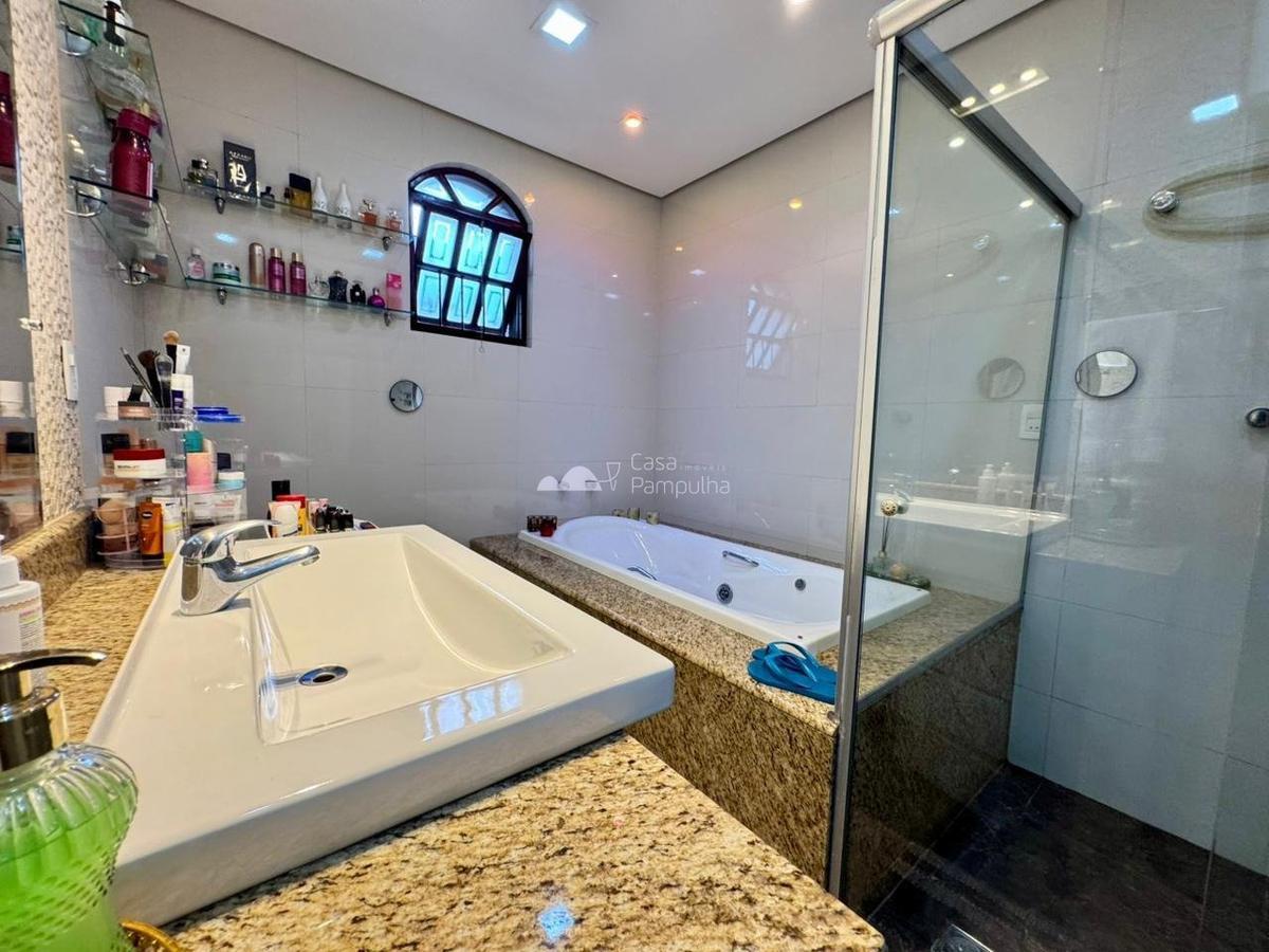 Casa, Trevo, 3 Quartos, 10 Vagas, 1 Suíte