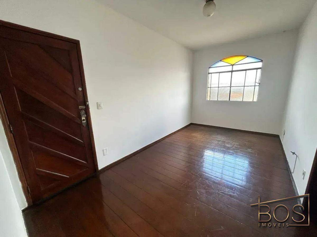 Apartamento, Sagrada Família, 2 Quartos, 0 Vaga