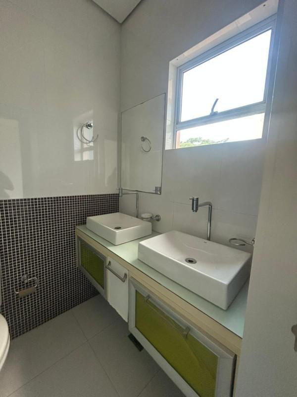 Casa, Centro, 3 Quartos, 3 Vagas, 1 Suíte