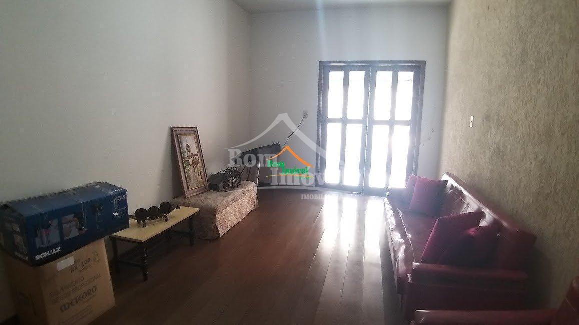 Casa, Centro, 3 Quartos, 2 Vagas, 1 Suíte