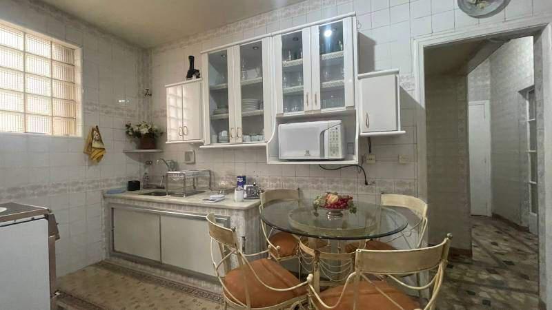 Apartamento, Centro, 4 Quartos, 0 Vaga, 1 Suíte