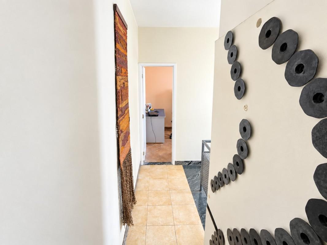 Casa, Fernão Dias, 3 Quartos, 5 Vagas, 1 Suíte