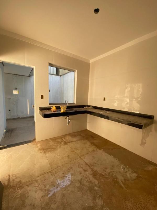 Casa, Centro, 3 Quartos, 2 Vagas, 1 Suíte