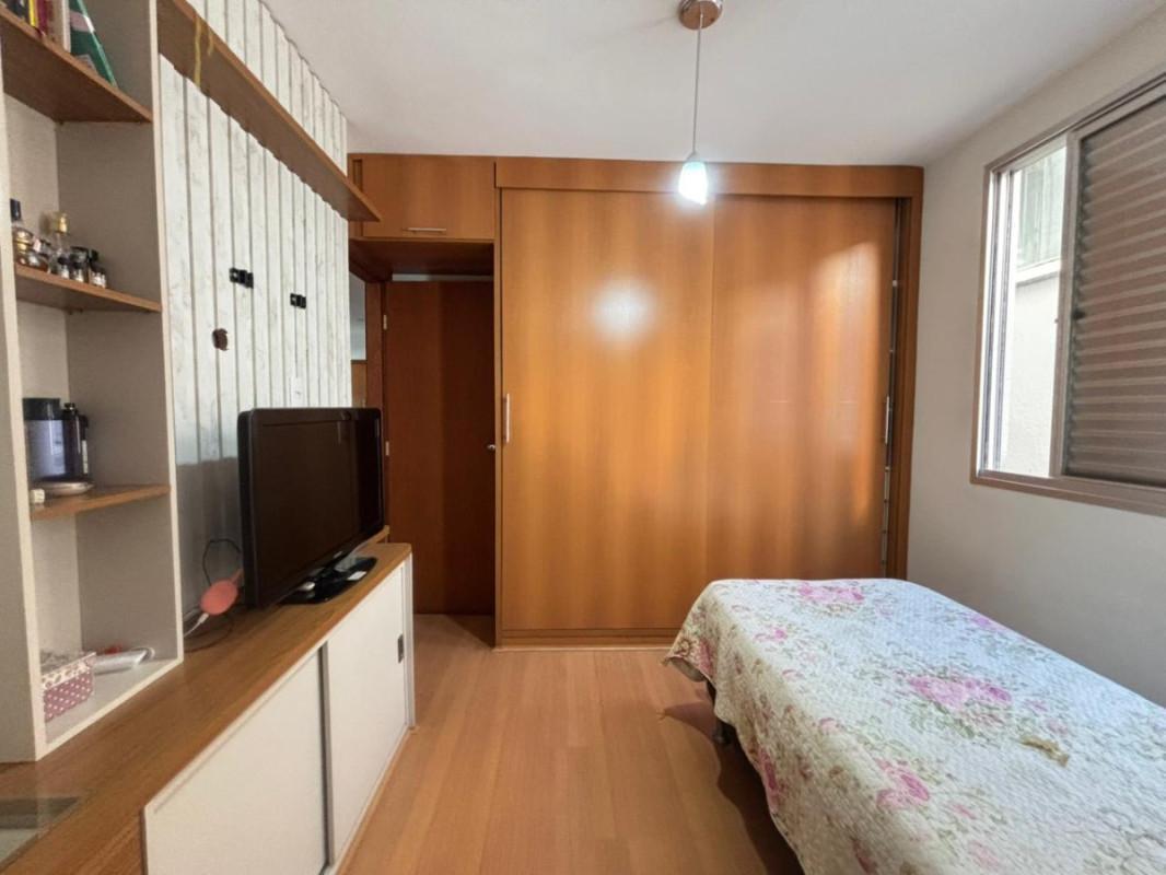 Apartamento, Sagrada Família, 2 Quartos, 1 Vaga, 1 Suíte
