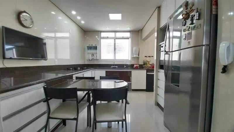 Cobertura, Estoril, 3 Quartos, 2 Vagas, 1 Suíte