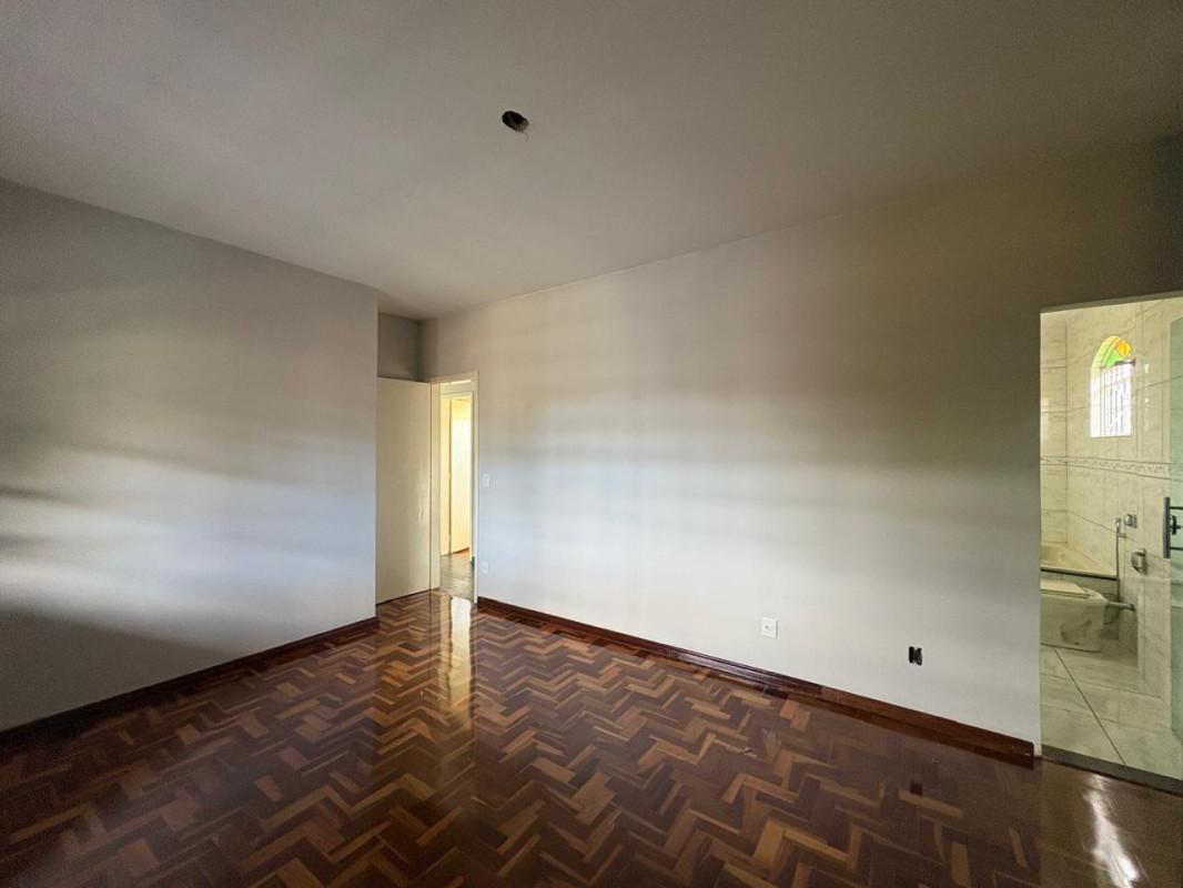 Casa, Jardim Riacho das Pedras, 3 Quartos, 10 Vagas, 1 Suíte