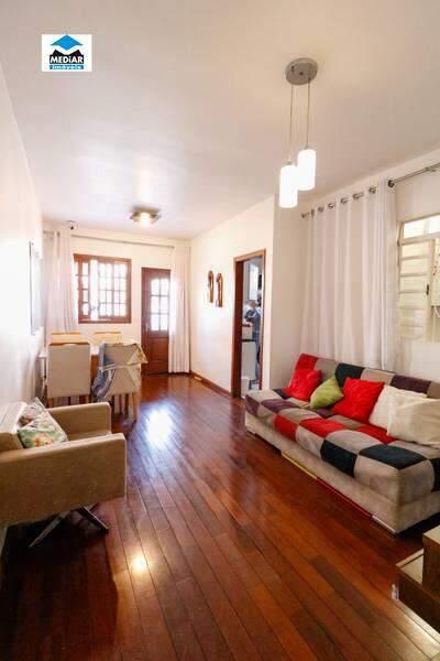 Casa, Buritis, 2 Quartos, 2 Vagas, 1 Suíte
