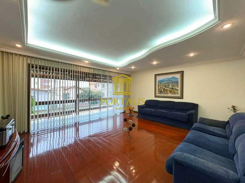 Casa, Dona Clara, 3 Quartos, 4 Vagas, 1 Suíte