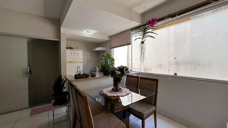 Casa, Santa Efigênia, 3 Quartos, 2 Vagas, 2 Suítes