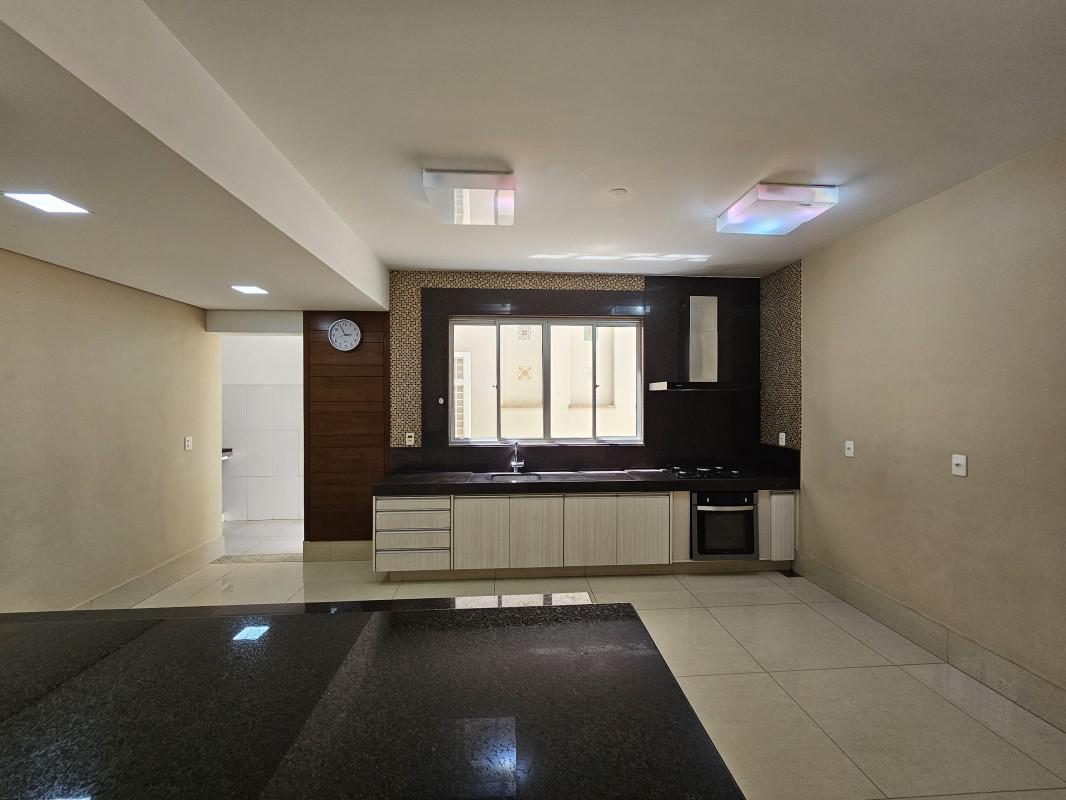 Casa, Fernão Dias, 5 Quartos, 4 Vagas, 5 Suítes