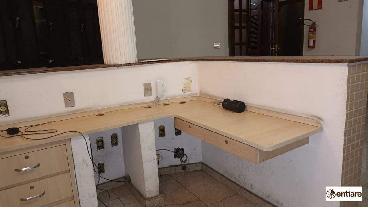 Casa Comercial, Venda Nova, 7 Quartos, 0 Vaga, 1 Suíte