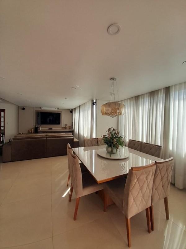 Casa, Camargos, 8 Quartos, 3 Vagas, 4 Suítes