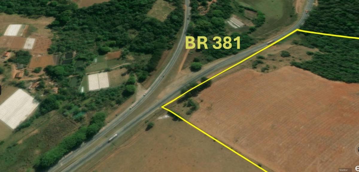 Lote, Centro, 4 Quartos, 2 Vagas