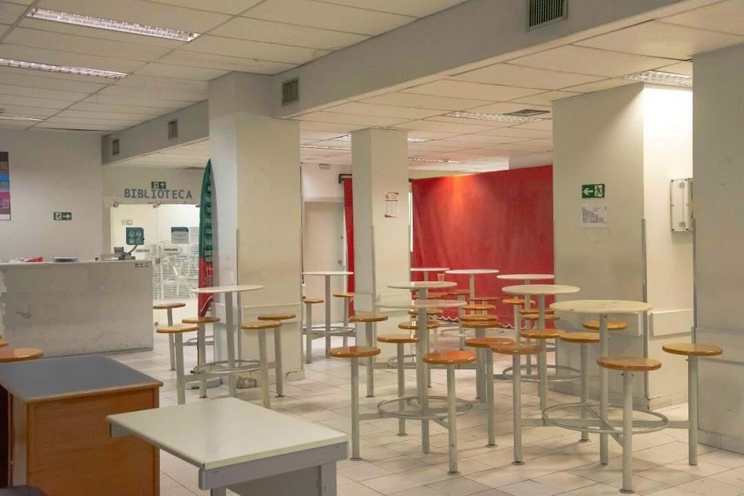 Prédio, Centro, 0 Quarto, 0 Vaga