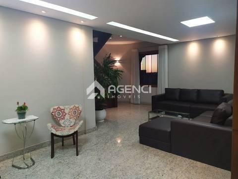 Casa, Camargos, 4 Quartos, 0 Vaga, 2 Suítes