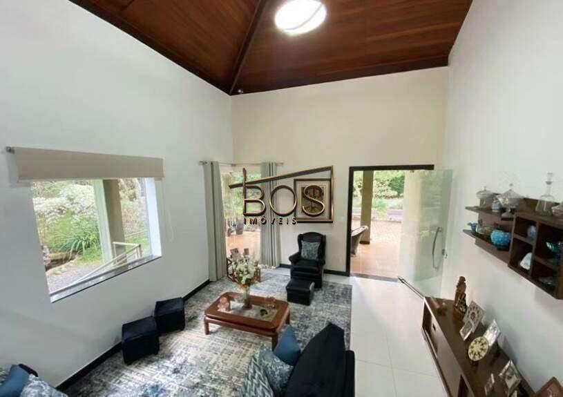 Casa, Casa Branca, 5 Quartos, 20 Vagas, 4 Suítes