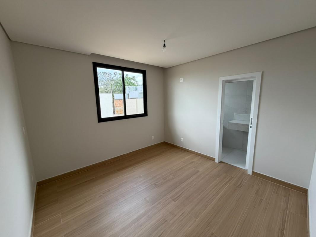 Casa, Portal do Sol, 4 Quartos, 5 Vagas, 4 Suítes