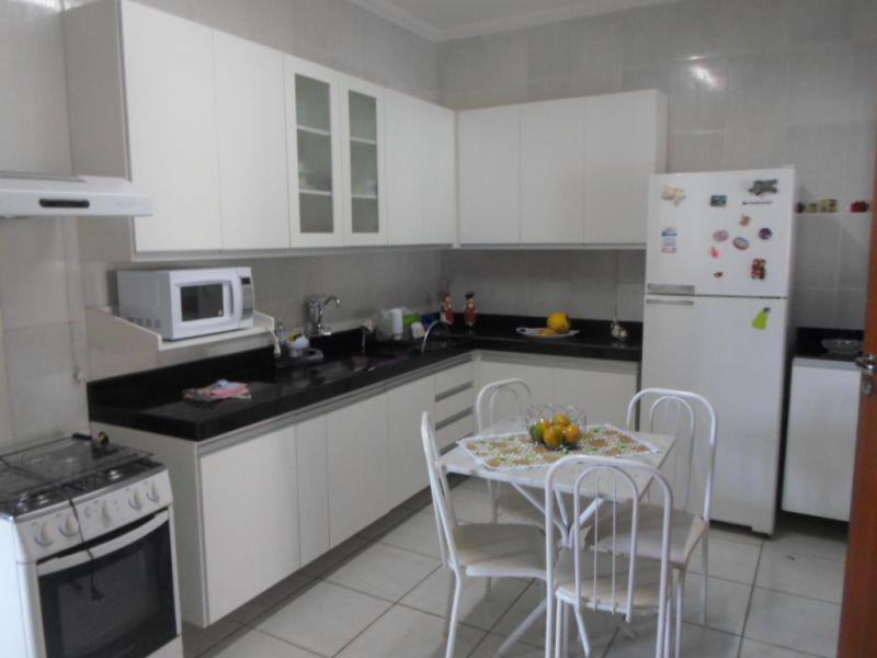 Casa, Santa Cruz, 3 Quartos, 8 Vagas