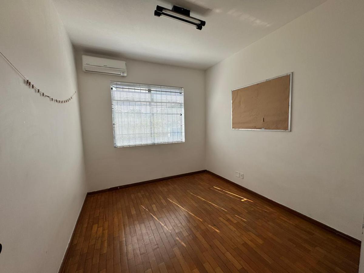 Prédio, Colégio Batista, 0 Quarto, 0 Vaga