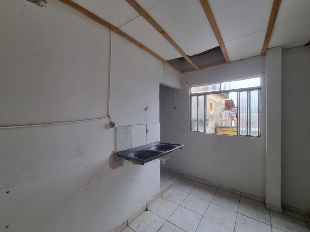 Quitinete, Industrial, 1 Quarto, 0 Vaga