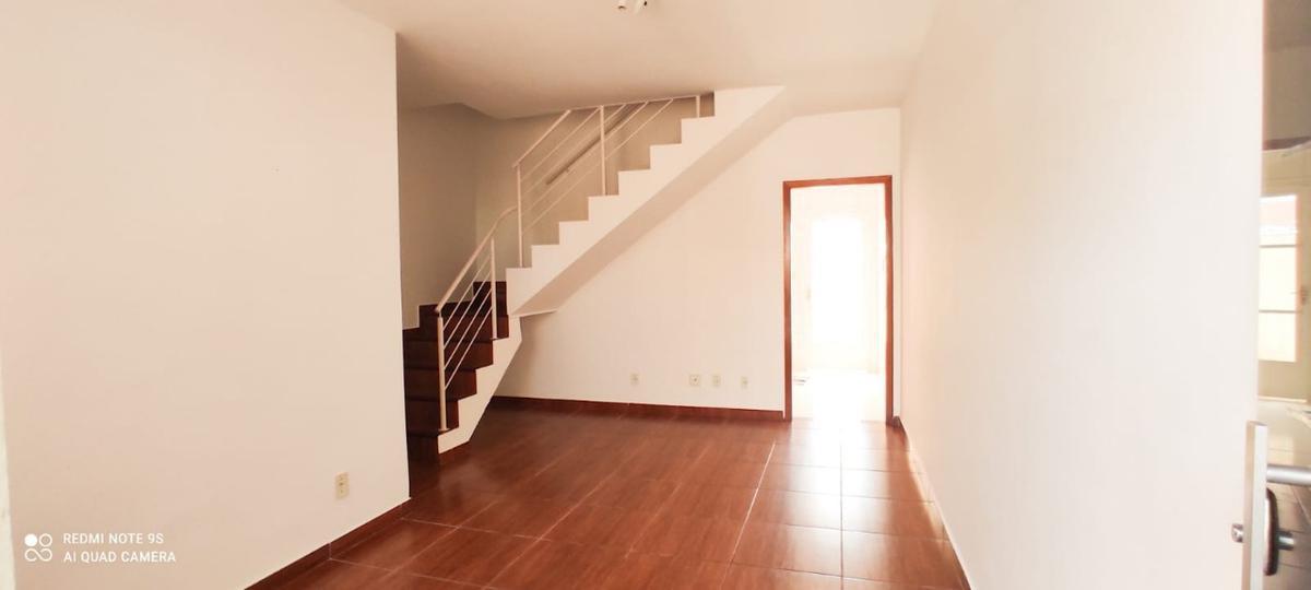 Casa, Parque Turistas, 2 Quartos, 2 Vagas, 1 Suíte