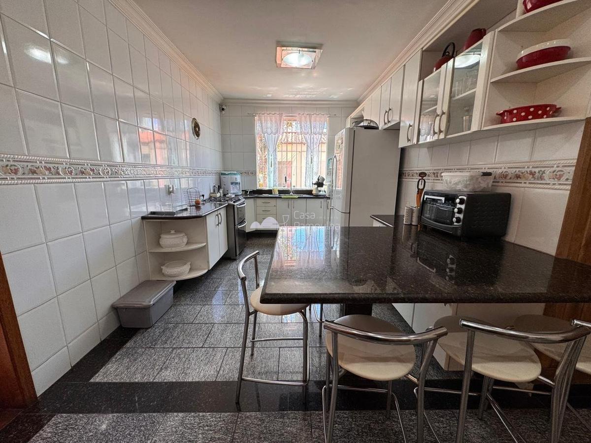 Casa, Itapoã, 4 Quartos, 8 Vagas, 3 Suítes