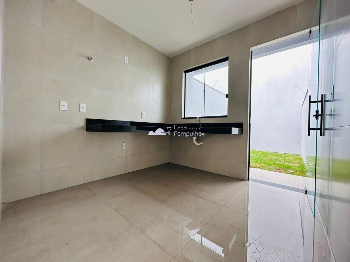 Casa, Santa Mônica, 2 Quartos, 1 Vaga, 2 Suítes