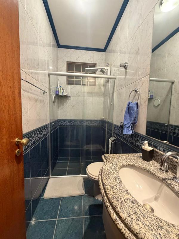 Casa, Castelo, 3 Quartos, 8 Vagas, 1 Suíte