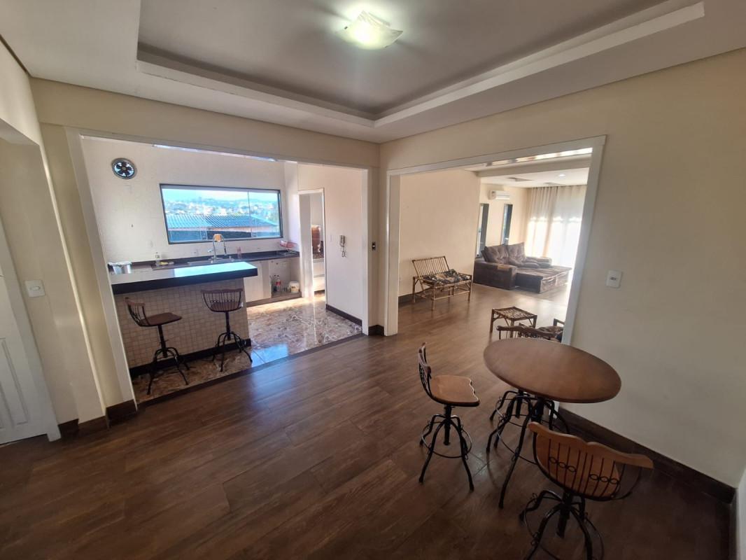 Casa, Sevilha (2 Seção), 3 Quartos, 2 Vagas, 1 Suíte