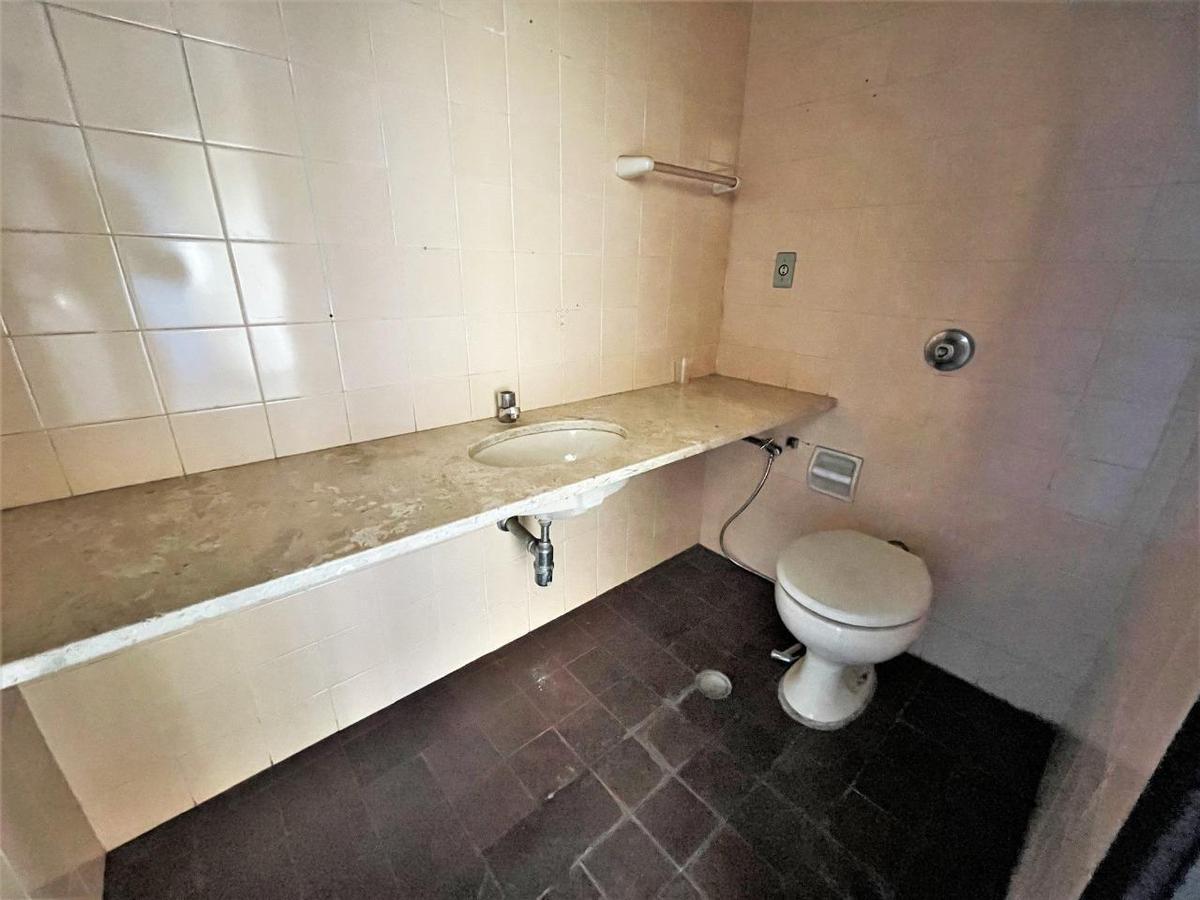 Sala, Centro, 0 Quarto, 10 Vagas
