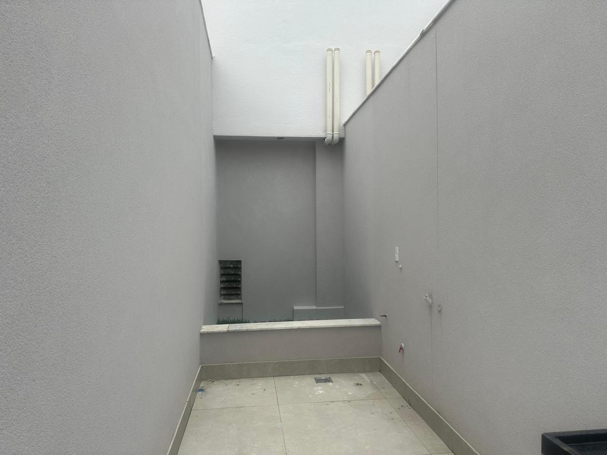 Cobertura, Funcionários, 2 Quartos, 2 Vagas, 2 Suítes