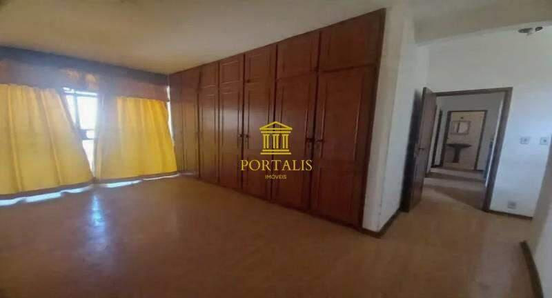 Casa, Cidade Nova, 5 Quartos, 3 Vagas, 1 Suíte